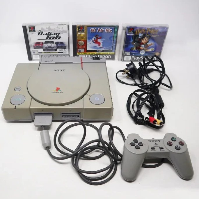 Sony PlayStation 1 (SCPH-5502) — náhled 3